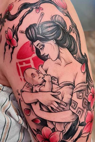 Tatuaje mujer bebe hijo familia precio ejemplo inspiración Barcelona Estudio Tatuaje Tatuador
